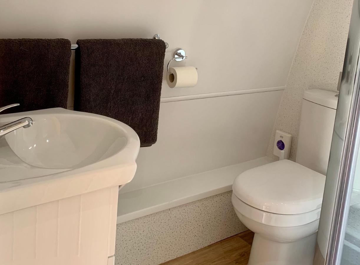 Waterpump Pod For 2 Adults With Ensuite In The Suffolk Countryside Badingham Exterior foto