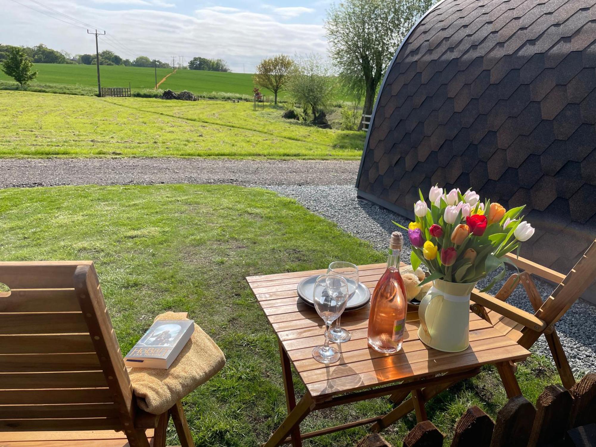 Waterpump Pod For 2 Adults With Ensuite In The Suffolk Countryside Badingham Exterior foto